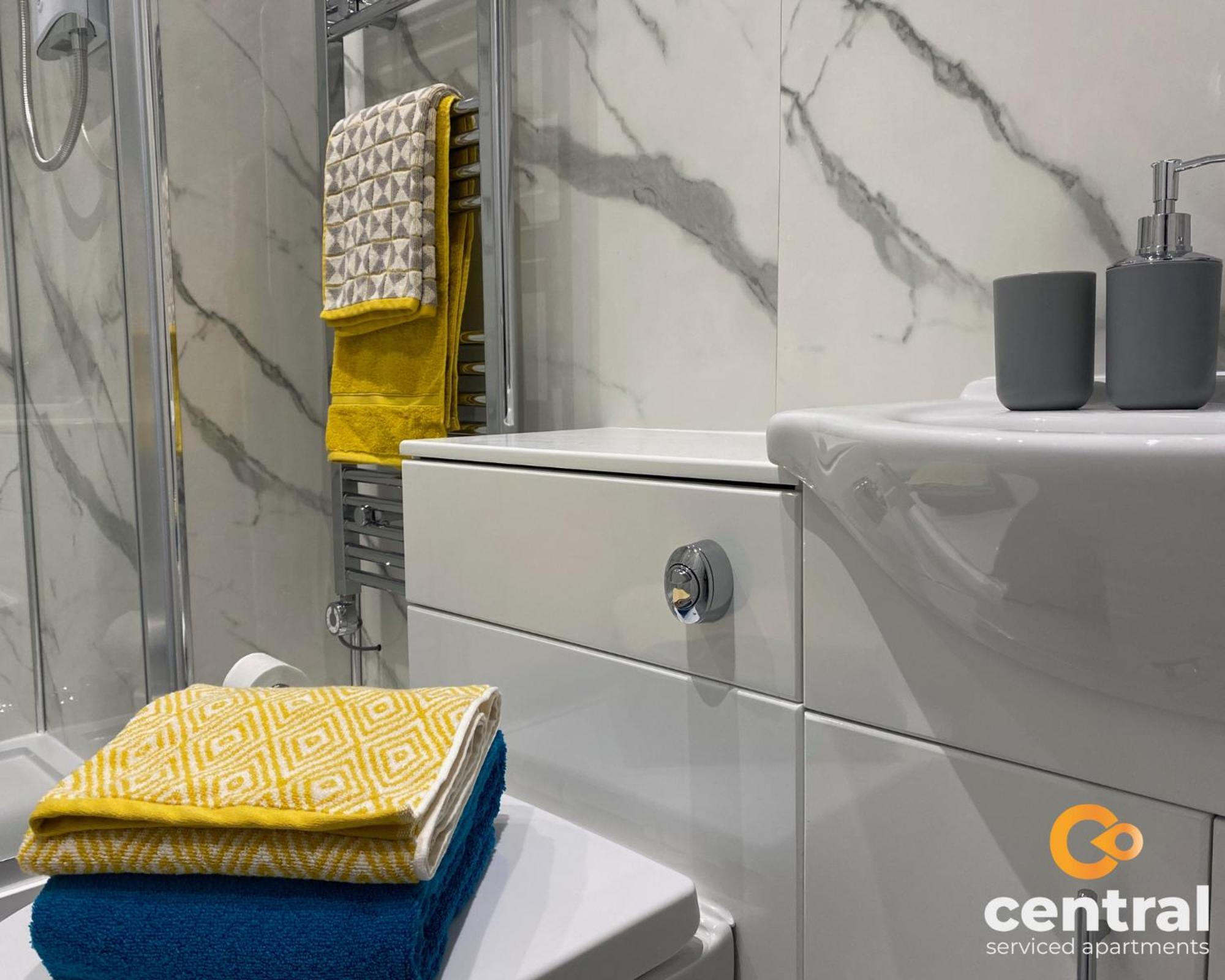 Central Serviced Apartments - Cosy 1 Bedroom - Modern - Close To Transport Links - Quiet Neighbourhood - Fast Wifi - Fully Equipped - Smart Tvs In All Rooms - Monthly Stays Welcome - Free Street Parking - Ideal Relocation To Dundee Accommodation Eksteriør billede