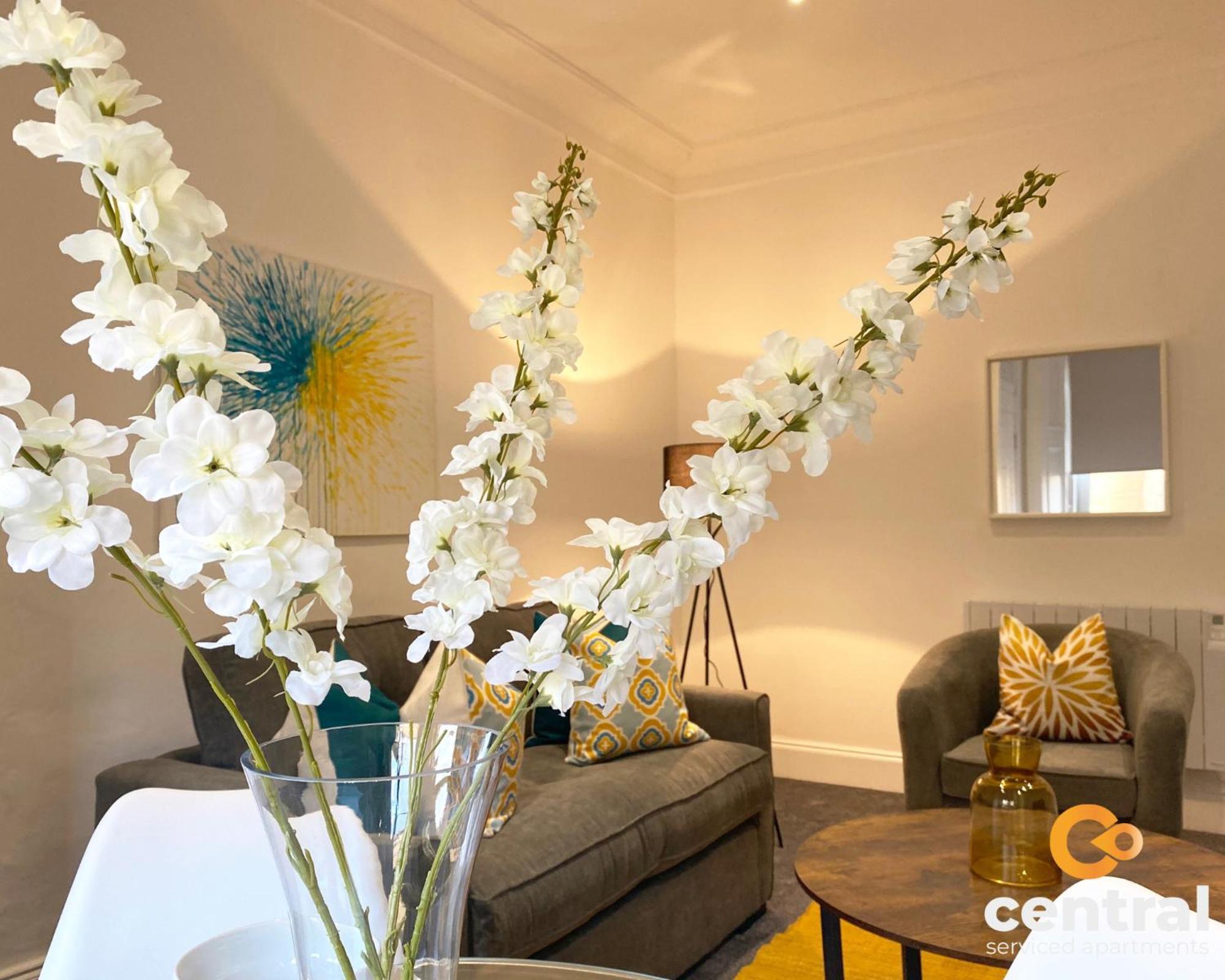 Central Serviced Apartments - Cosy 1 Bedroom - Modern - Close To Transport Links - Quiet Neighbourhood - Fast Wifi - Fully Equipped - Smart Tvs In All Rooms - Monthly Stays Welcome - Free Street Parking - Ideal Relocation To Dundee Accommodation Eksteriør billede